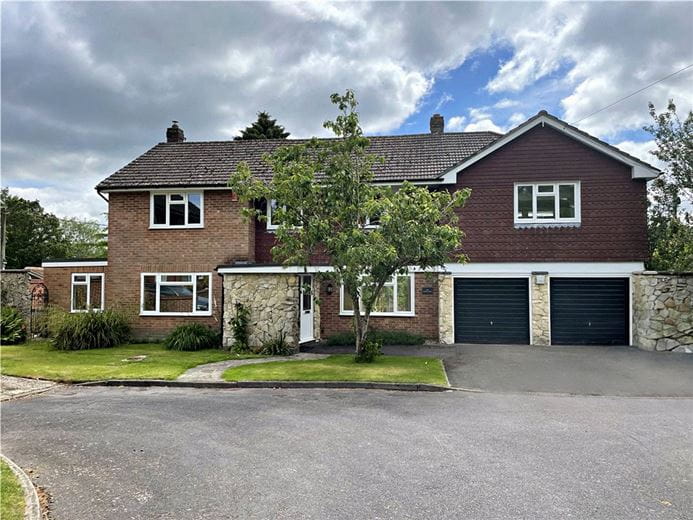 4 bedroom house, Flexford Close, Highclere RG20 - Available