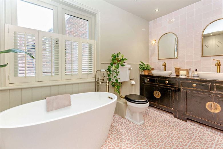 3 bedroom house, Gore End Road, Ball Hill RG20 - Sold