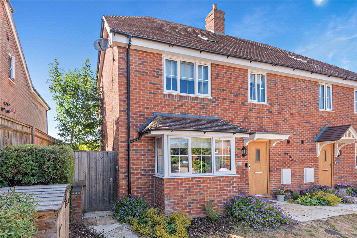 4 bedroom house, Folly Court, Cold Ash RG18 - Available