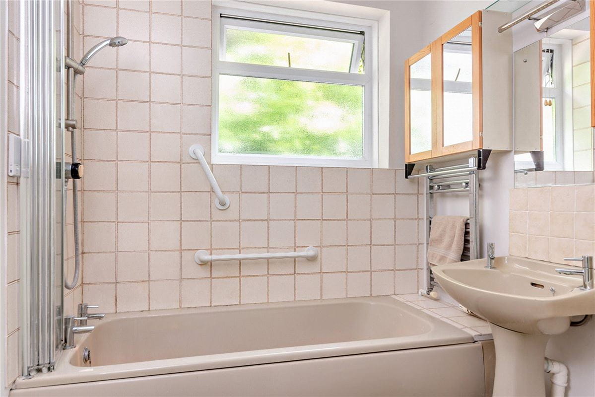 5 bedroom house, Hampstead Norreys Road, Hermitage RG18 - Available