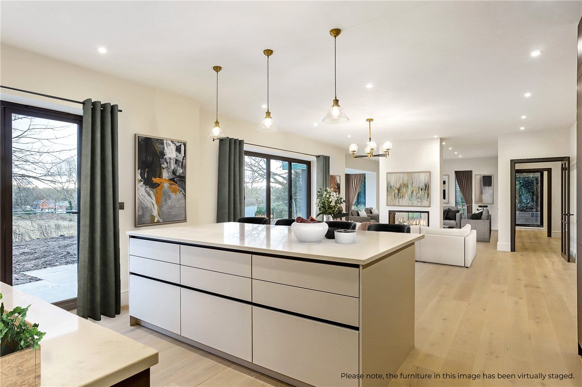 4 bedroom house, Speen Lane, Newbury RG14 - Available