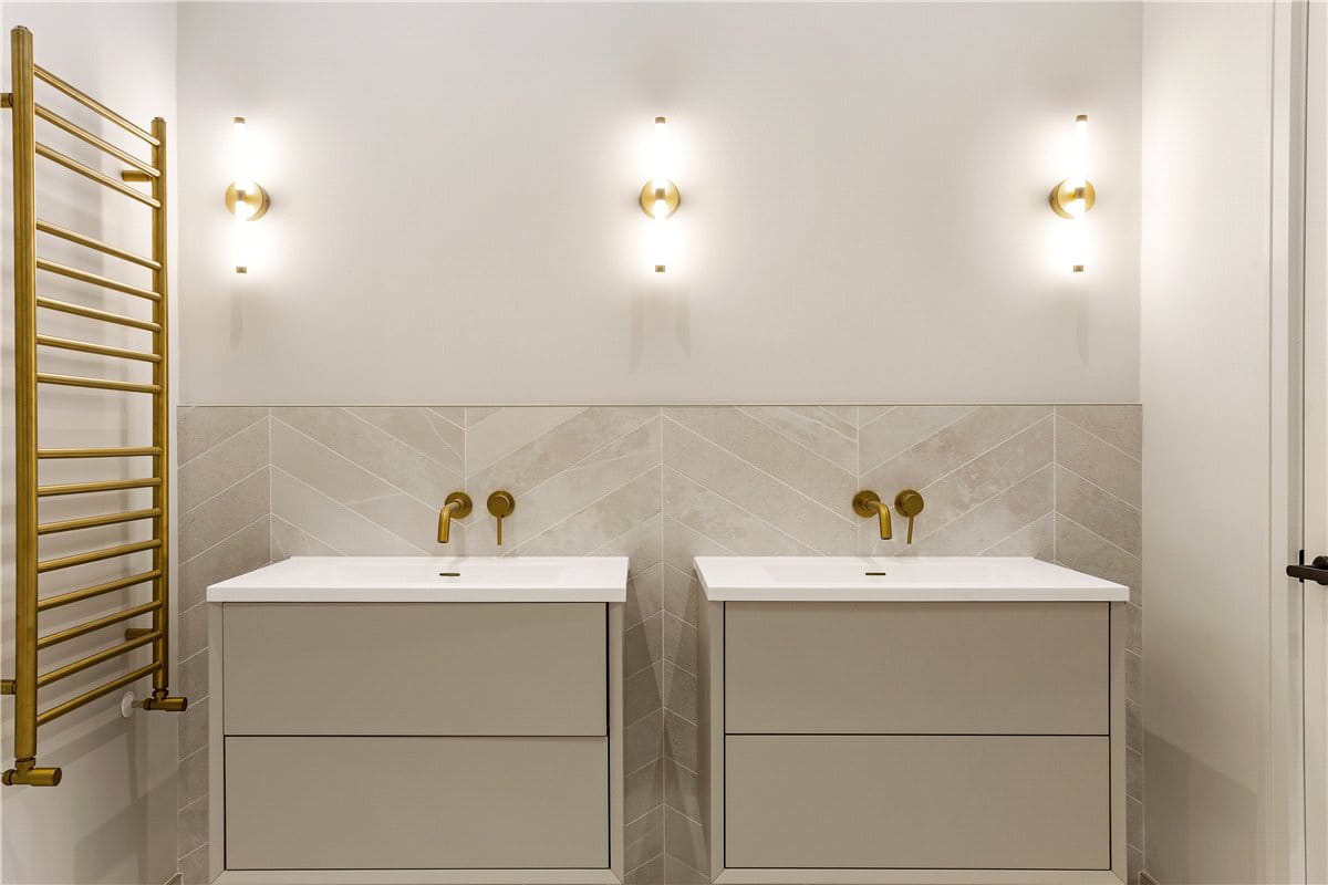 4 bedroom house, Speen Lane, Newbury RG14 - Available