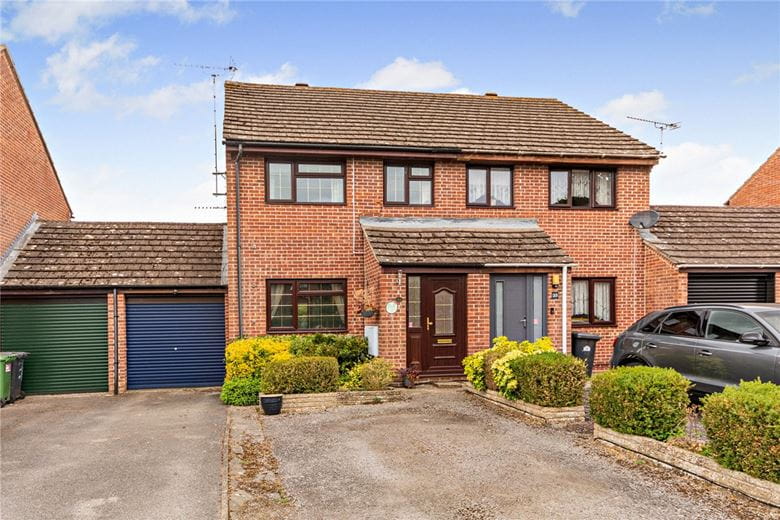 3 bedroom house, Billington Way, Thatcham RG18 - Sold STC