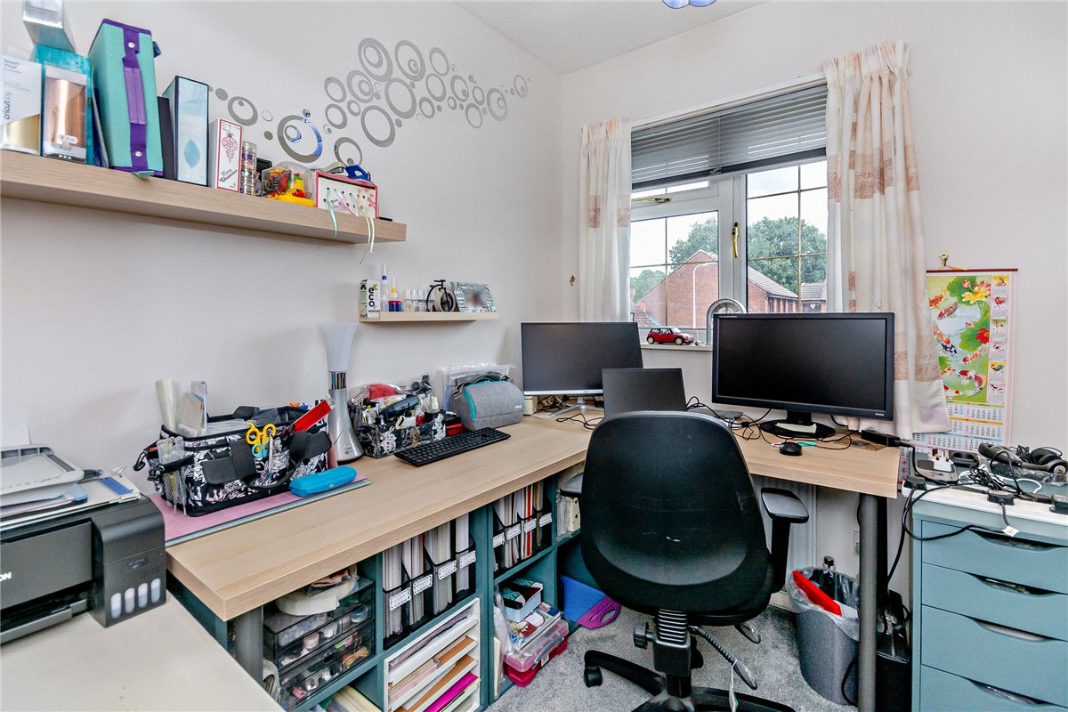 3 bedroom house, Billington Way, Thatcham RG18 - Sold STC