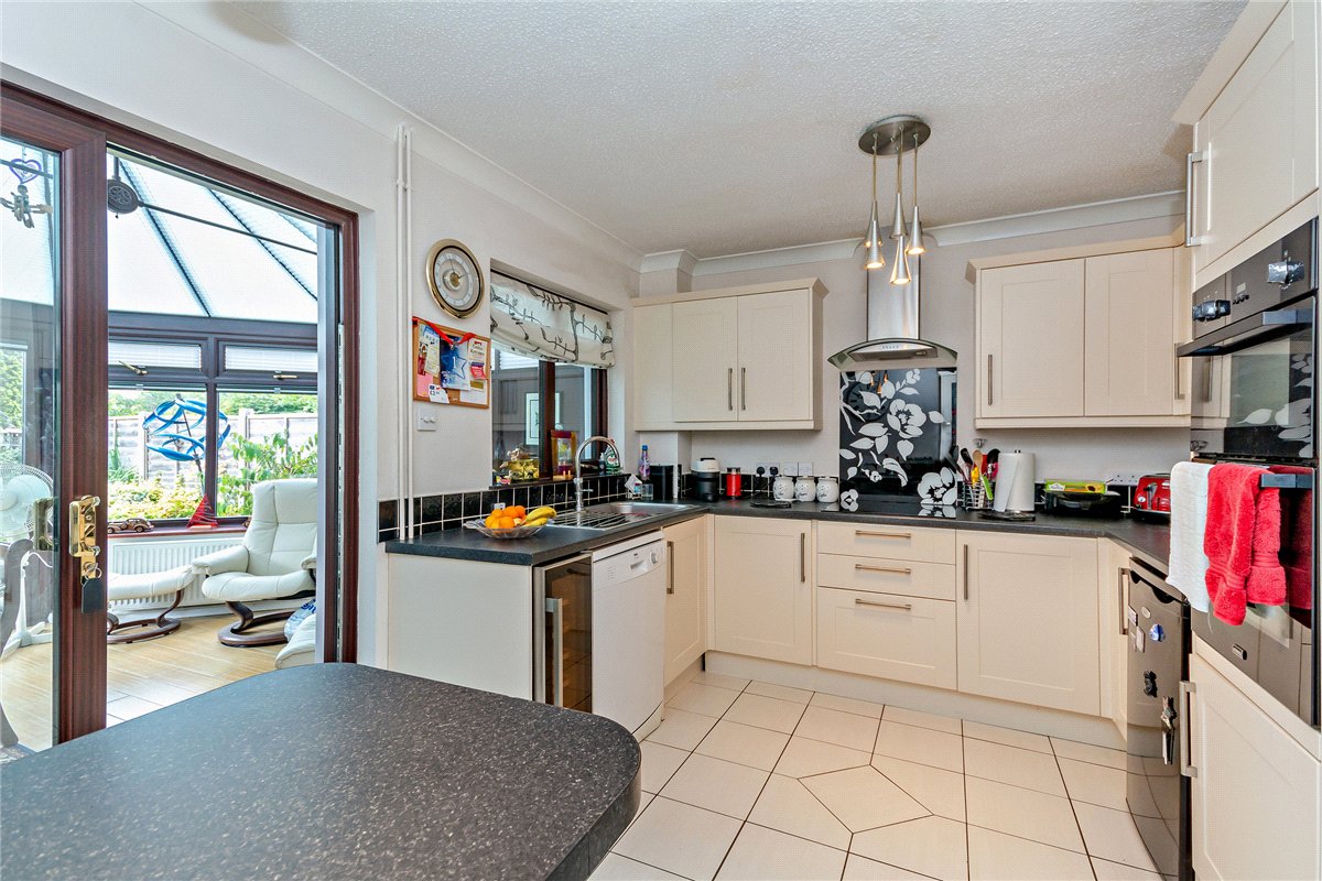 3 bedroom house, Billington Way, Thatcham RG18 - Sold STC