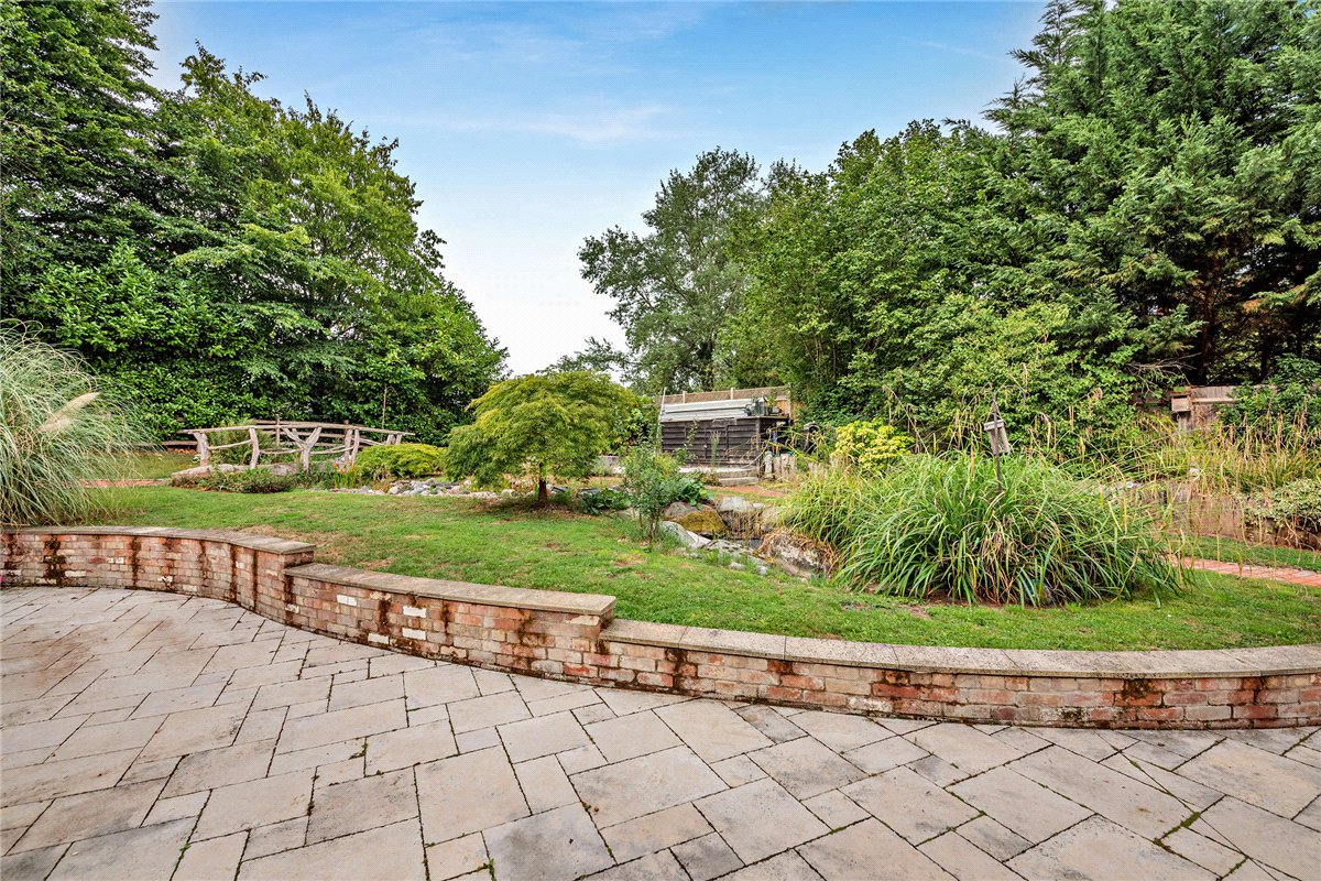 4 bedroom house, Ashford Hill Road, Headley RG19 - Available