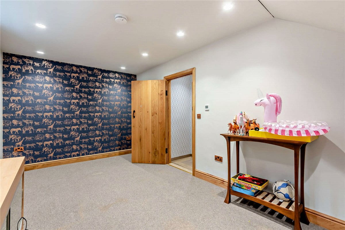 4 bedroom house, Ashford Hill Road, Headley RG19 - Available