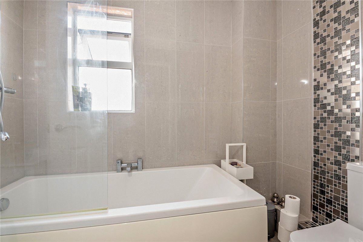 2 bedroom house, Blackdown Way, Thatcham RG19 - Sold STC