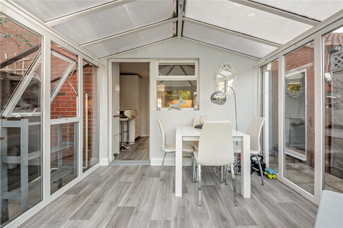 2 bedroom house, Blackdown Way, Thatcham RG19 - Sold STC