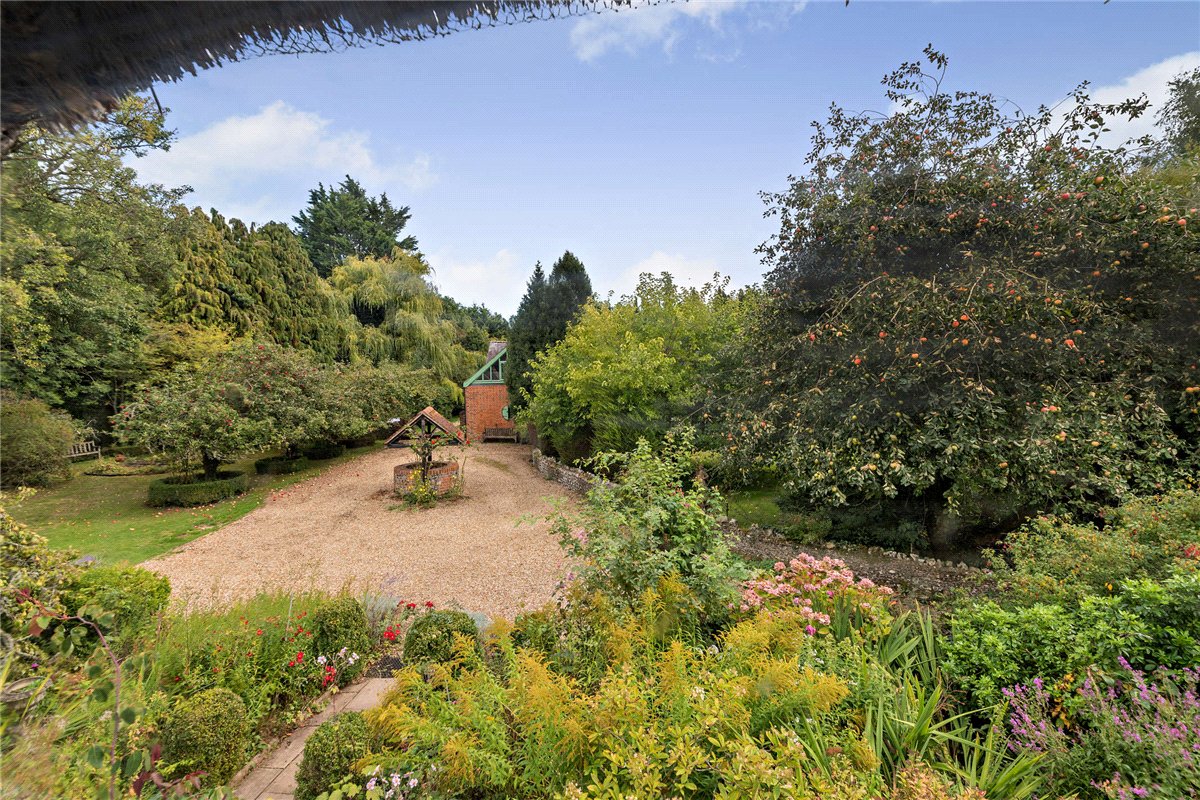 6 bedroom house, Brightwalton, Newbury RG20 - Available