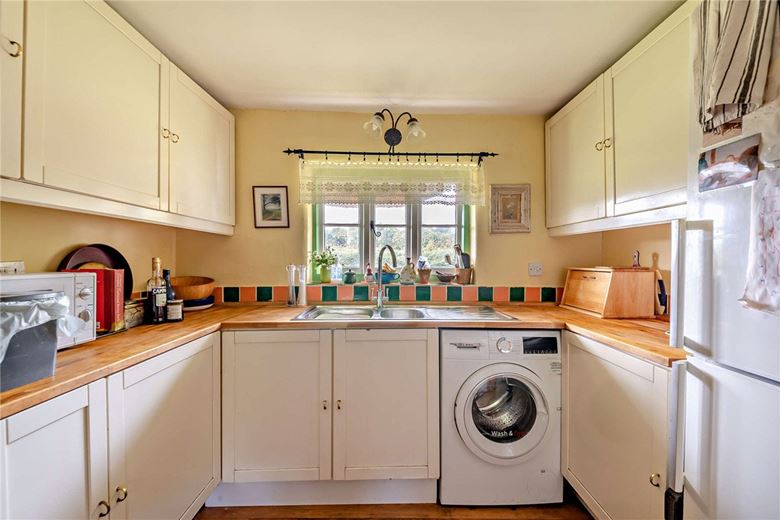 6 bedroom house, Brightwalton, Newbury RG20 - Available