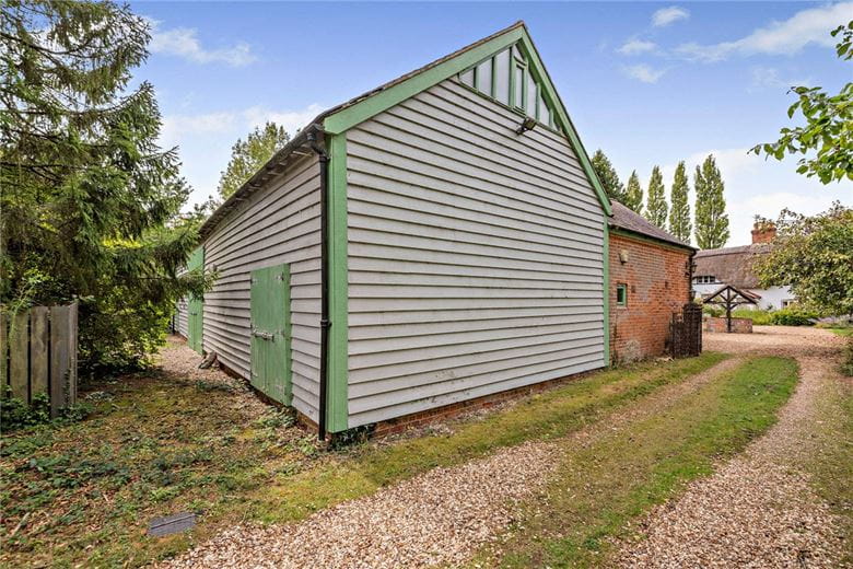 6 bedroom house, Brightwalton, Newbury RG20 - Available