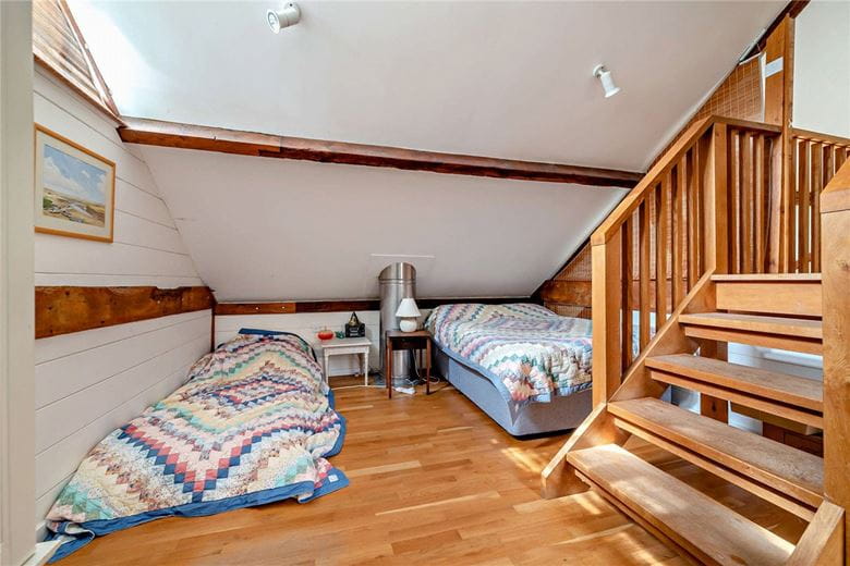 6 bedroom house, Brightwalton, Newbury RG20 - Available