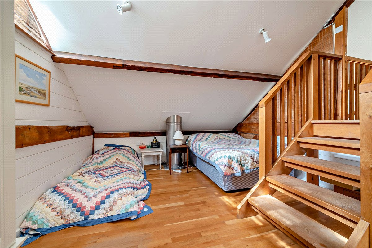 6 bedroom house, Brightwalton, Newbury RG20 - Available