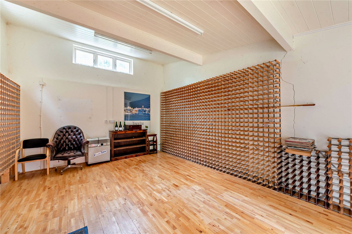 6 bedroom house, Brightwalton, Newbury RG20 - Available