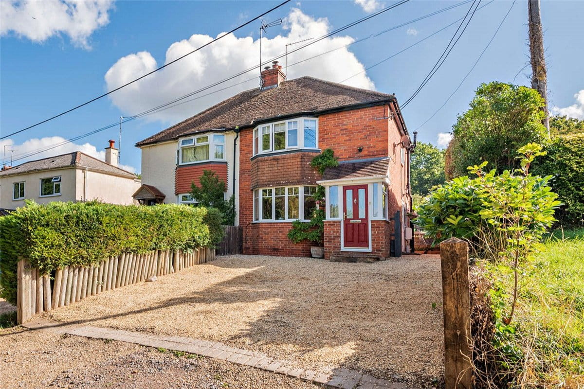2 bedroom house, Pear Tree Lane, Newbury RG14 - Available