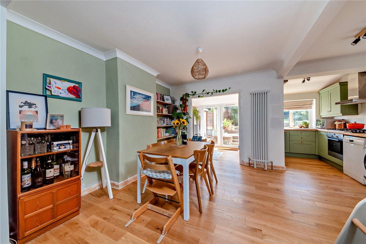 2 bedroom house, Pear Tree Lane, Newbury RG14 - Available