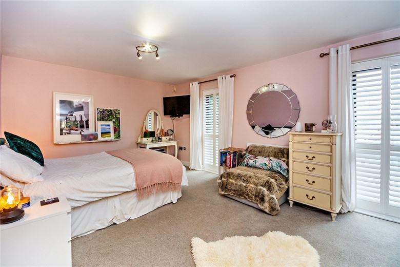 4 bedroom house, Oxford Road, Donnington RG14 - Available