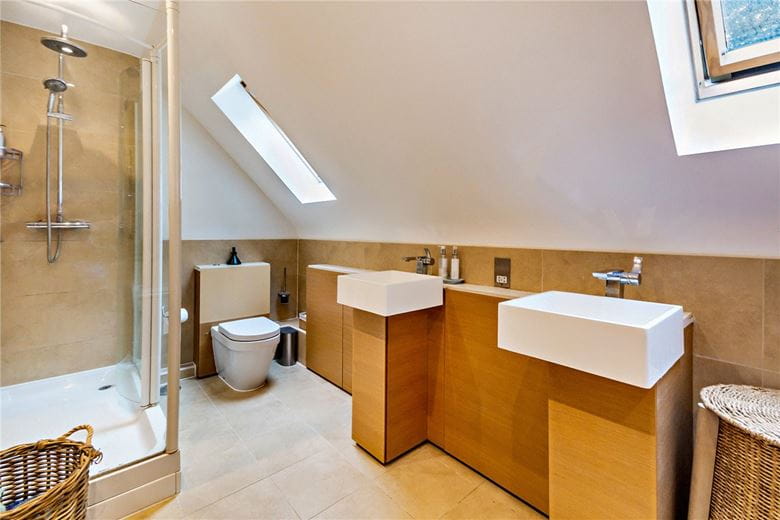 4 bedroom house, Oxford Road, Donnington RG14 - Available