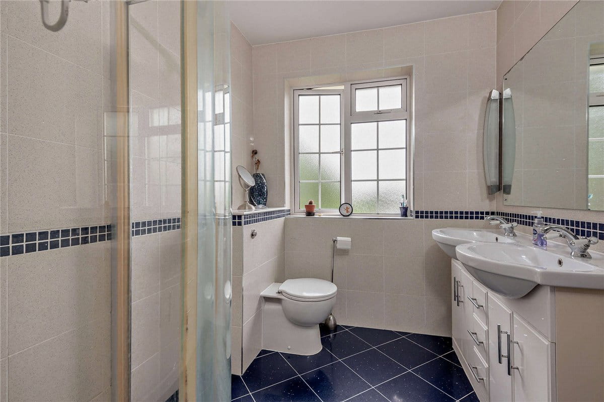 4 bedroom house, Newtown Road, Newbury RG14 - Available