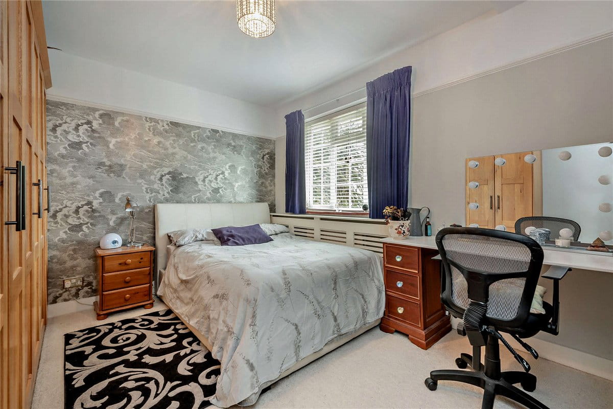 4 bedroom house, Newtown Road, Newbury RG14 - Available