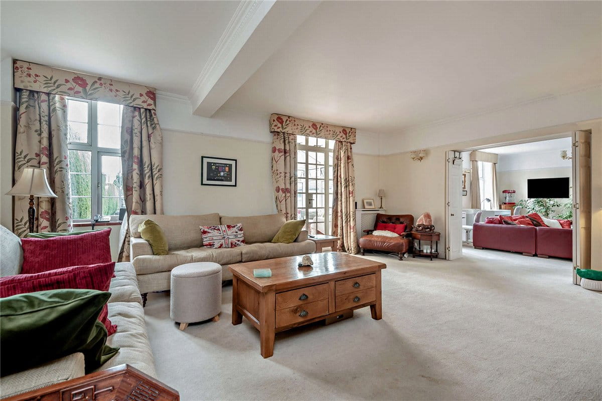4 bedroom house, Newtown Road, Newbury RG14 - Available