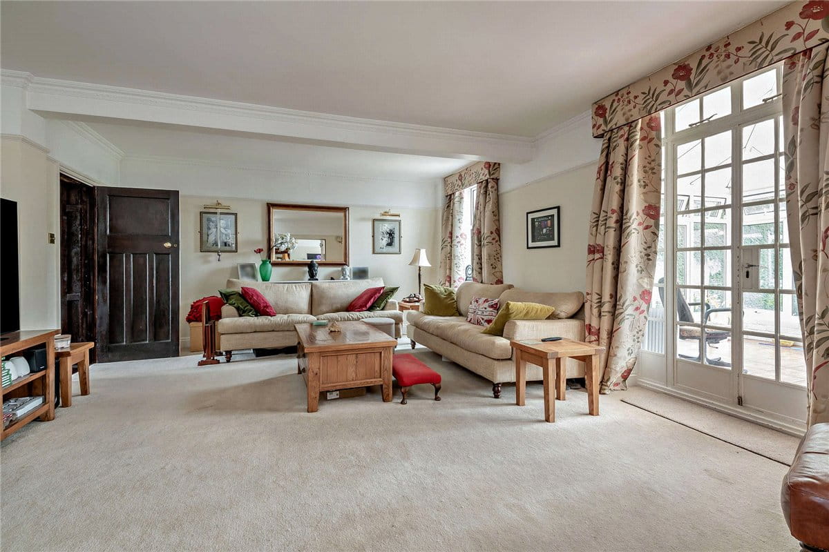 4 bedroom house, Newtown Road, Newbury RG14 - Available