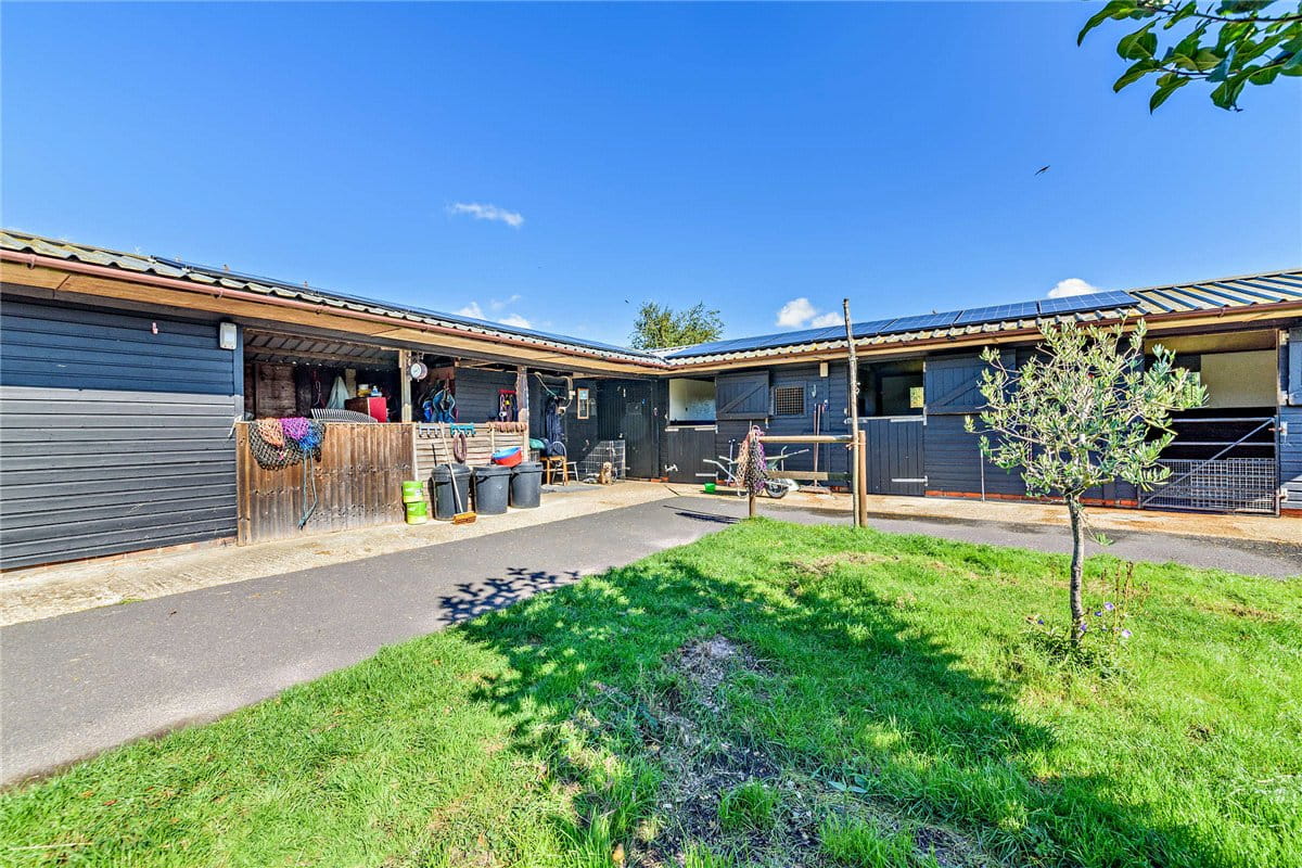 3 bedroom cottage, Hyde End Lane, Brimpton RG7 - Sold STC