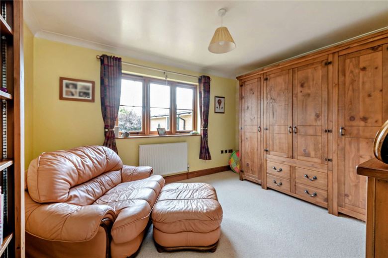 4 bedroom bungalow, Peasemore, Newbury RG20 - Available