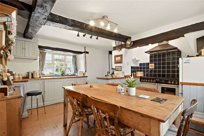 5 bedroom house, Sheepdrove Hill, Lambourn RG17 - Available