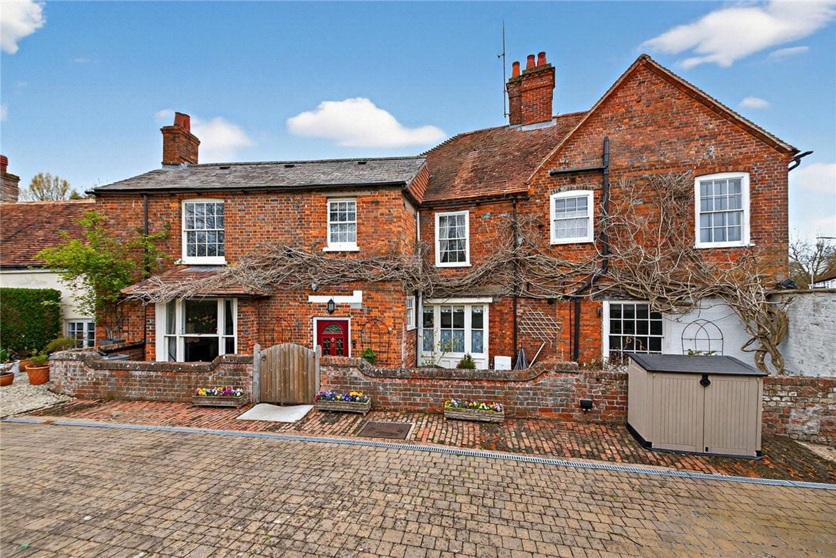 7 bedroom house, Bridge Street, Hungerford RG17 - Available