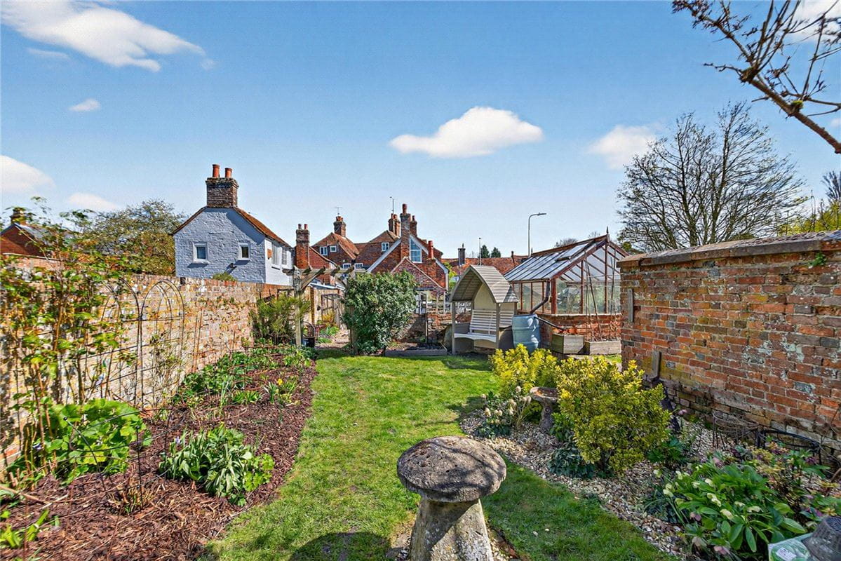 7 bedroom house, Bridge Street, Hungerford RG17 - Available