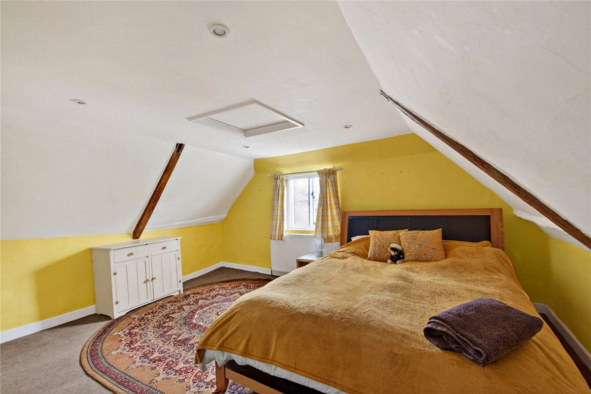 7 bedroom house, Bridge Street, Hungerford RG17 - Available