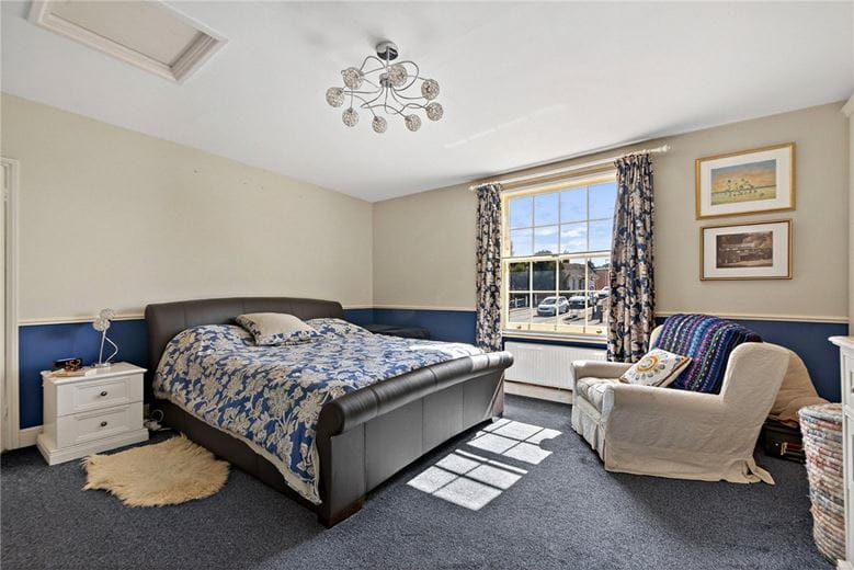 7 bedroom house, Bridge Street, Hungerford RG17 - Available