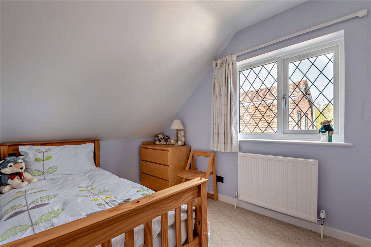 4 bedroom house, Oxford Road, Donnington RG14 - Available