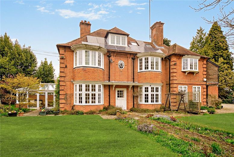 8 bedroom house, Yattendon Road, Hermitage RG18 - Available
