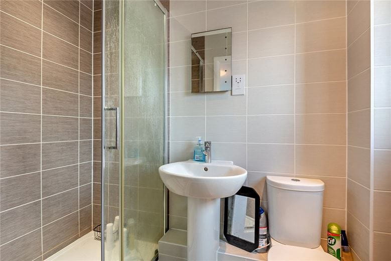 2 bedroom flat, Carpenters Close, Newbury RG14 - Available