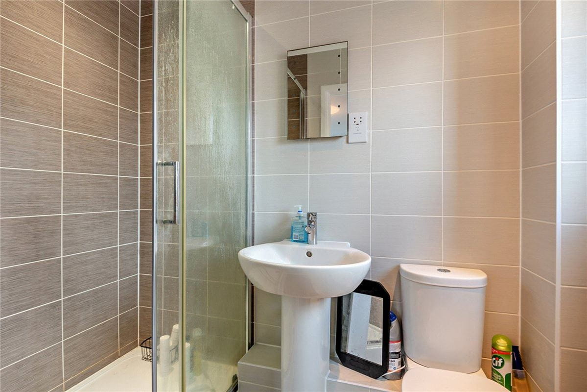 2 bedroom flat, Carpenters Close, Newbury RG14 - Available