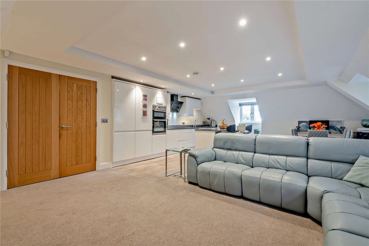 2 bedroom flat, The Dolmans, Shaw RG14 - Available