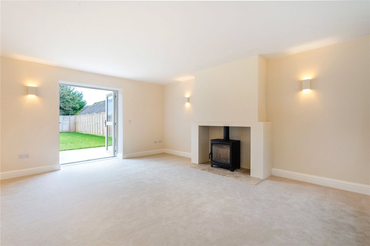 2 bedroom cottage, Ram Alley, Ashford Hill RG19 - Available