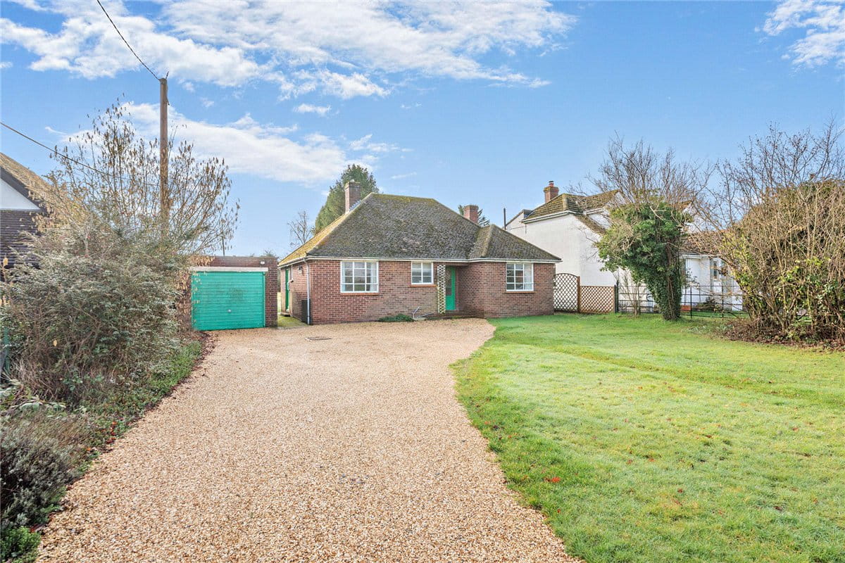 2 bedroom bungalow, Crookham Common Road, Crookham RG19 - Available