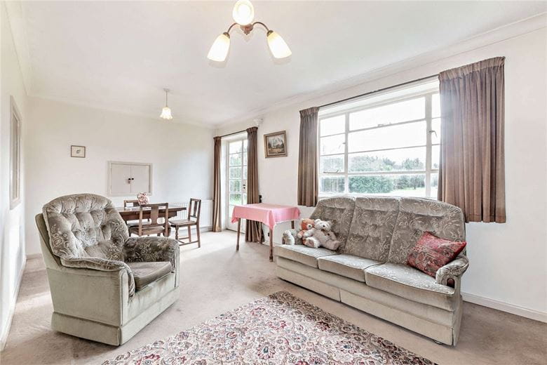 2 bedroom bungalow, Crookham Common Road, Crookham RG19 - Available