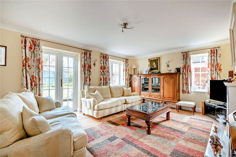 4 bedroom house, Heathfields, Chieveley RG20 - Available