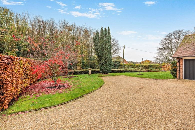 4 bedroom house, Heathfields, Chieveley RG20 - Available