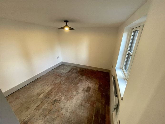 3 bedroom cottage, Enborne Street, Enborne RG14 - Available