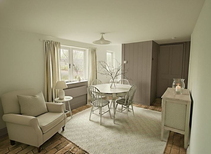 3 bedroom cottage, Enborne Street, Enborne RG14 - Available