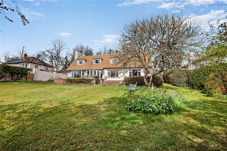 4 bedroom house, Garden Close Lane, Newbury RG14 - Available