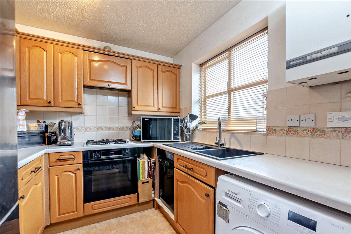 3 bedroom house, Meadowsweet Close, Thatcham RG18 - Available