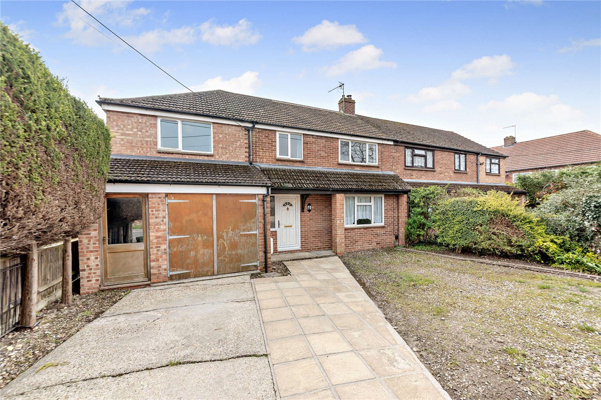 4 bedroom house, Sagecroft Road, Thatcham RG18 - Available