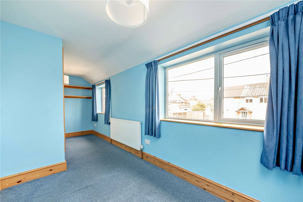 4 bedroom house, Sagecroft Road, Thatcham RG18 - Available